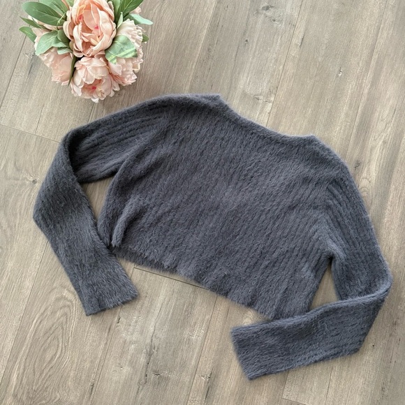 Urban Outfitters Grey Fuzzy Rib Cropped Cardigan Sweater - Picture 4 of 6